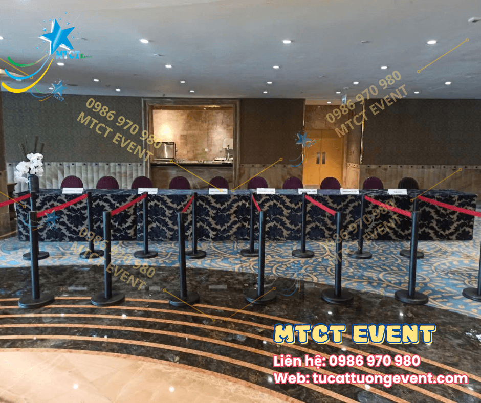 Trụ Barrier dây kéo 2